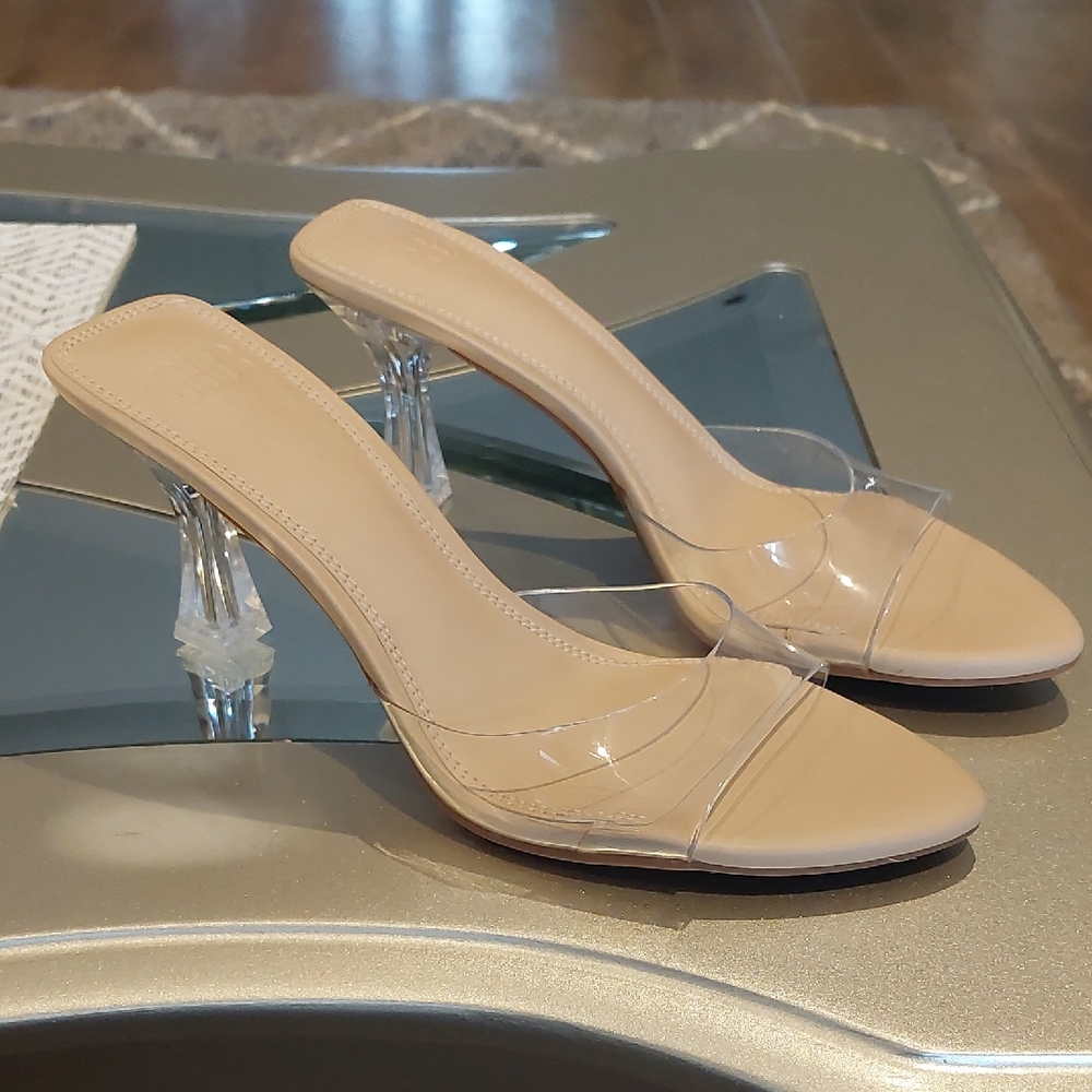 Gianni Bini Nude Heels with Clear Straps. Heel Height: 3.3/8 inches. Brand new.
